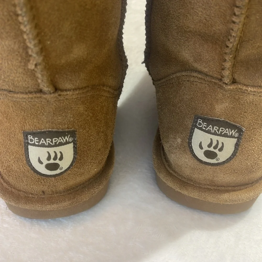 BEARPAW WOMENS SIZE 9 Cozy Brown Shearling Boots